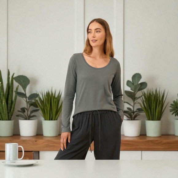 Pact Organic Cotton V Neck Long Sleeve Tee - Picture 3 of 9